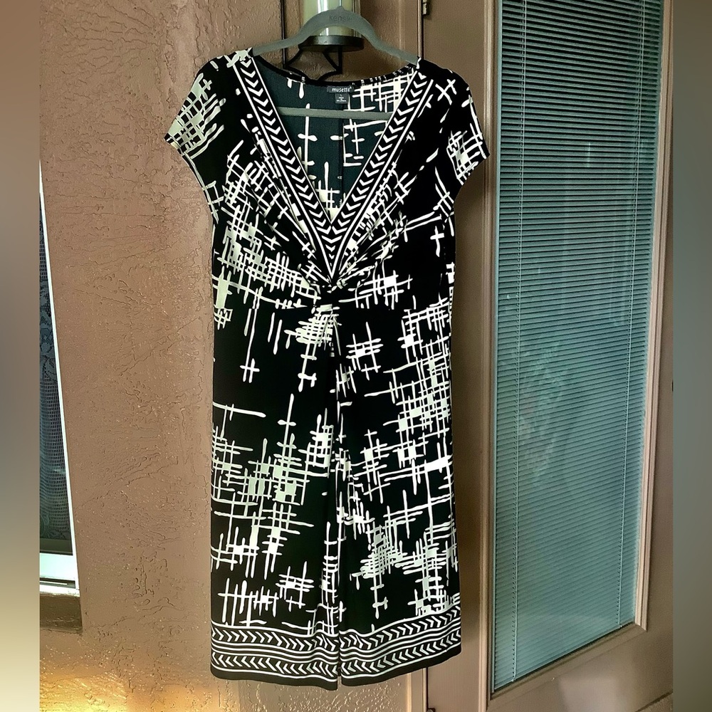Musette dress black & beige cute designs V neck shirt sleeves L sophisti…